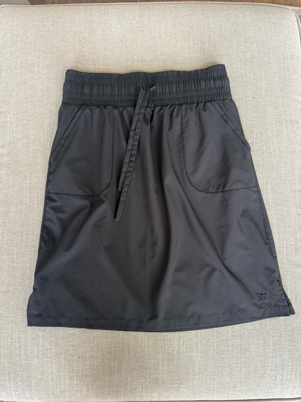 Albion Fit Drawstring Black Skirt